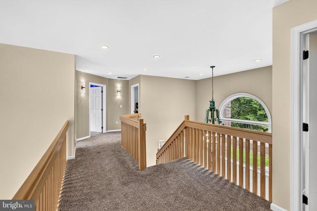 15 SCENIC DR, Ewing, NJ 08628