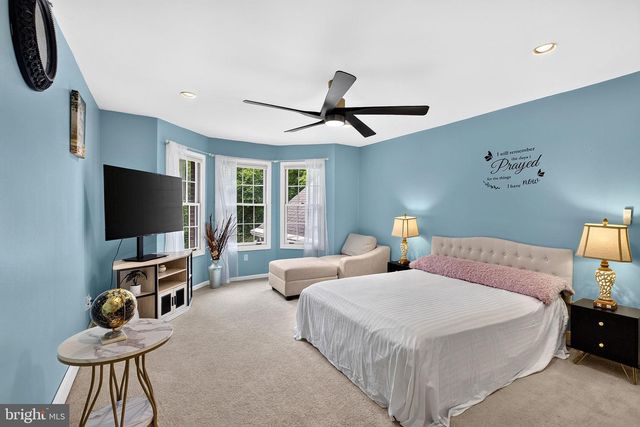 15 SCENIC DR, Ewing, NJ 08628