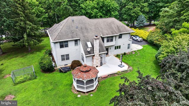15 SCENIC DR, Ewing, NJ 08628