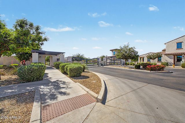 3855 S MCQUEEN Road 92, Chandler, AZ 85286