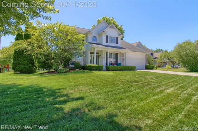 1063 Stable Lane, South Lyon, MI 48178