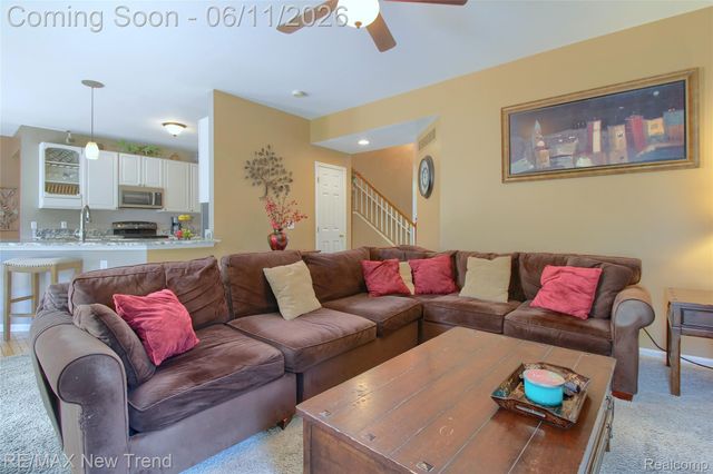 1063 Stable Lane, South Lyon, MI 48178