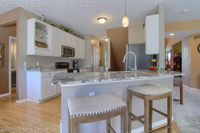 1063 Stable Lane, South Lyon, MI 48178