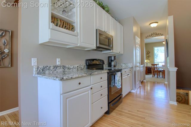 1063 Stable Lane, South Lyon, MI 48178