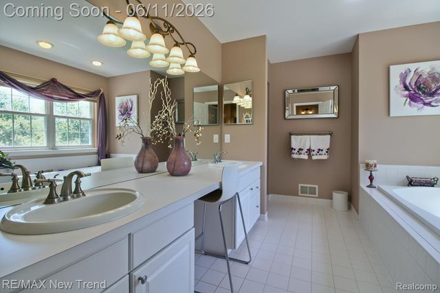 1063 Stable Lane, South Lyon, MI 48178