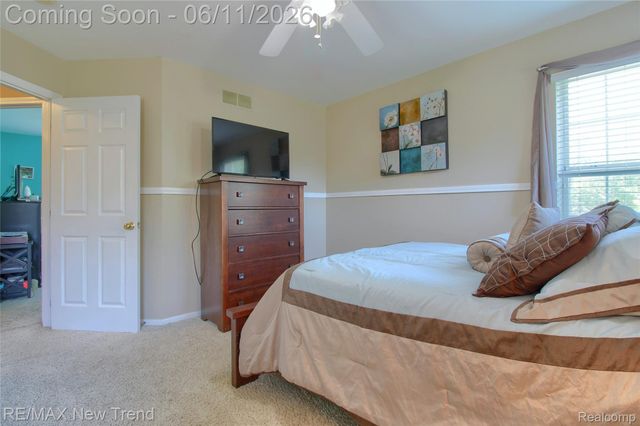 1063 Stable Lane, South Lyon, MI 48178
