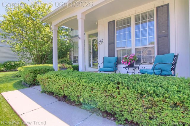 1063 Stable Lane, South Lyon, MI 48178