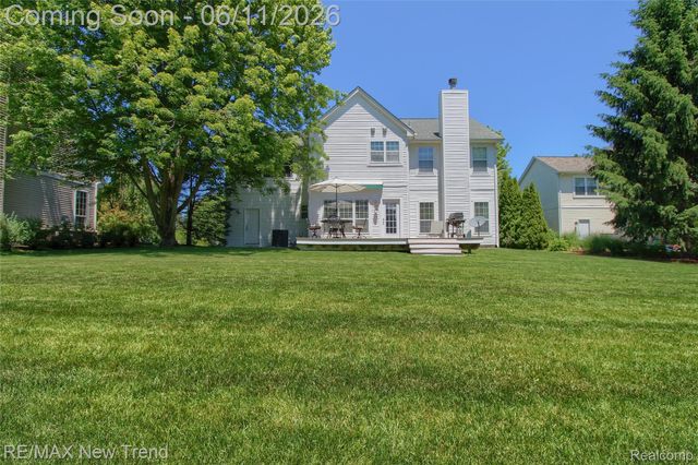 1063 Stable Lane, South Lyon, MI 48178