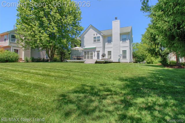 1063 Stable Lane, South Lyon, MI 48178