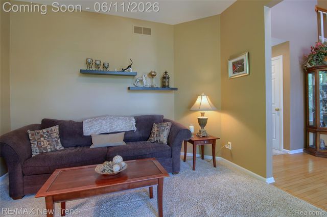 1063 Stable Lane, South Lyon, MI 48178