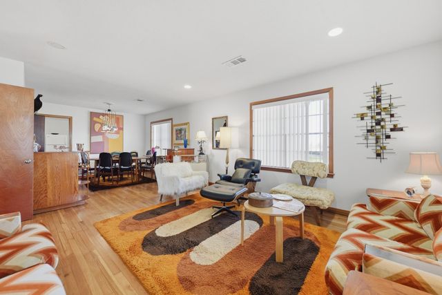 6921 Schulz Lane, Bleiblerville, TX 78931