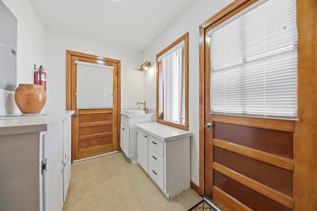 6921 Schulz Lane, Bleiblerville, TX 78931