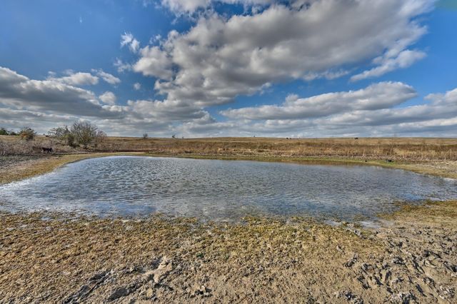 6921 Schulz Lane, Bleiblerville, TX 78931