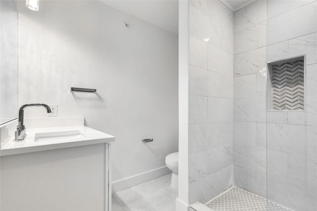 2011 Kirby Street 105, Dallas, TX 75204