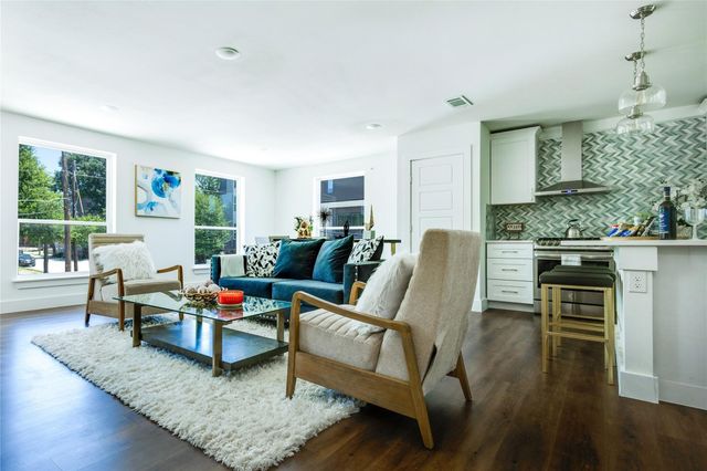 2011 Kirby Street 105, Dallas, TX 75204