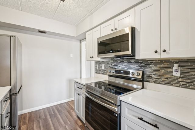 44 Iron Forge Sq 44, Pompton Lakes Boro, NJ 07442