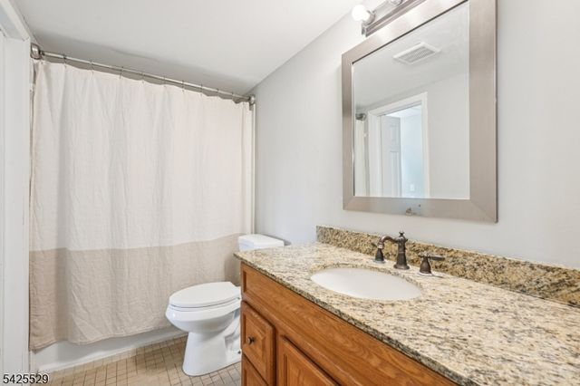 44 Iron Forge Sq 44, Pompton Lakes Boro, NJ 07442