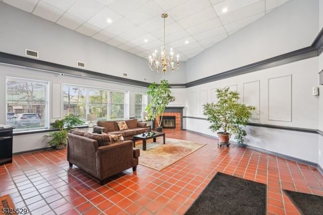 44 Iron Forge Sq 44, Pompton Lakes Boro, NJ 07442