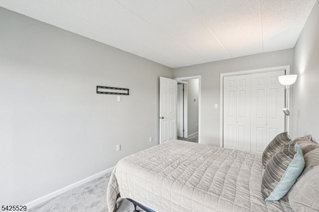 44 Iron Forge Sq 44, Pompton Lakes Boro, NJ 07442