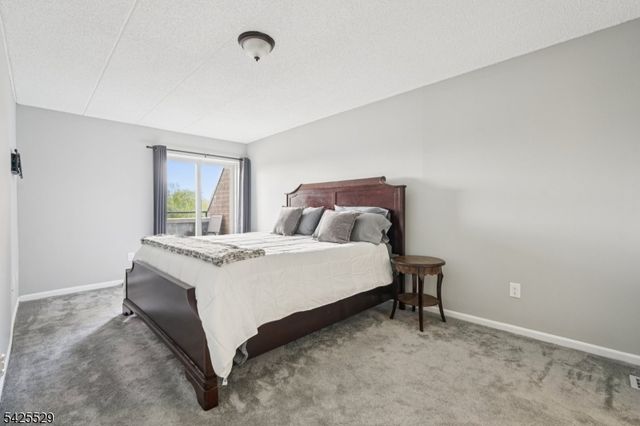 44 Iron Forge Sq 44, Pompton Lakes Boro, NJ 07442