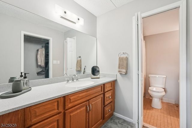 44 Iron Forge Sq 44, Pompton Lakes Boro, NJ 07442