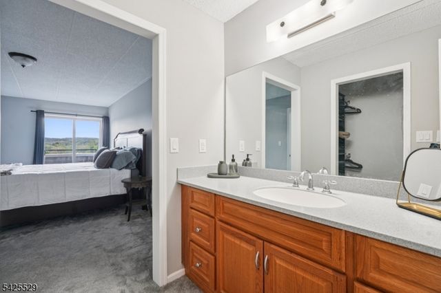 44 Iron Forge Sq 44, Pompton Lakes Boro, NJ 07442