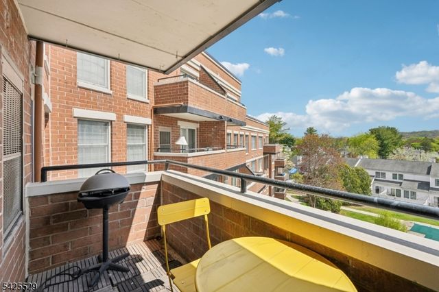 44 Iron Forge Sq 44, Pompton Lakes Boro, NJ 07442