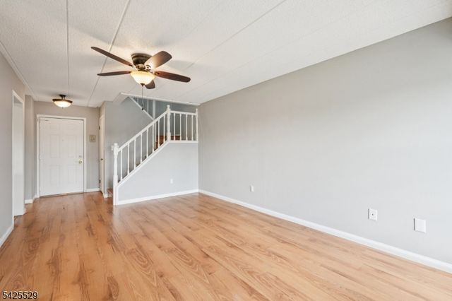 44 Iron Forge Sq 44, Pompton Lakes Boro, NJ 07442