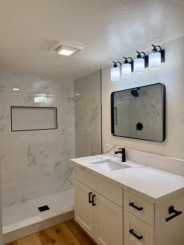 438 N Magnolia Avenue, Farmersville, CA 93223