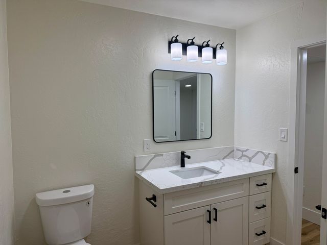 438 N Magnolia Avenue, Farmersville, CA 93223