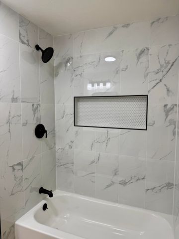 438 N Magnolia Avenue, Farmersville, CA 93223