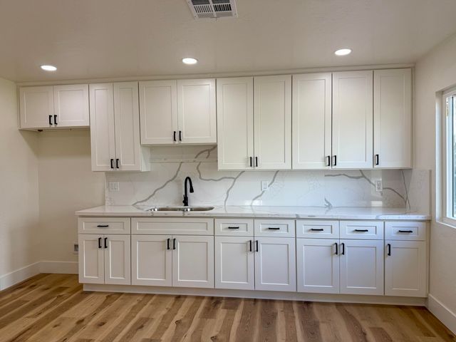 438 N Magnolia Avenue, Farmersville, CA 93223