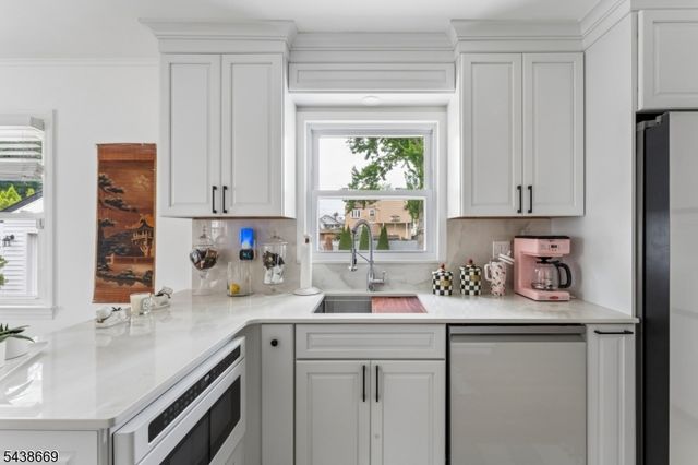 151 Minna Ave, Woodbridge Twp., NJ 07001