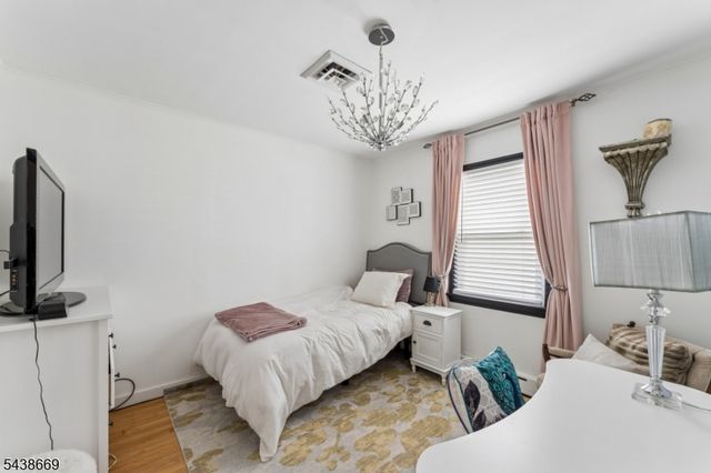 151 Minna Ave, Woodbridge Twp., NJ 07001
