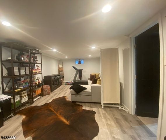 151 Minna Ave, Woodbridge Twp., NJ 07001