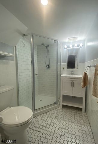 151 Minna Ave, Woodbridge Twp., NJ 07001