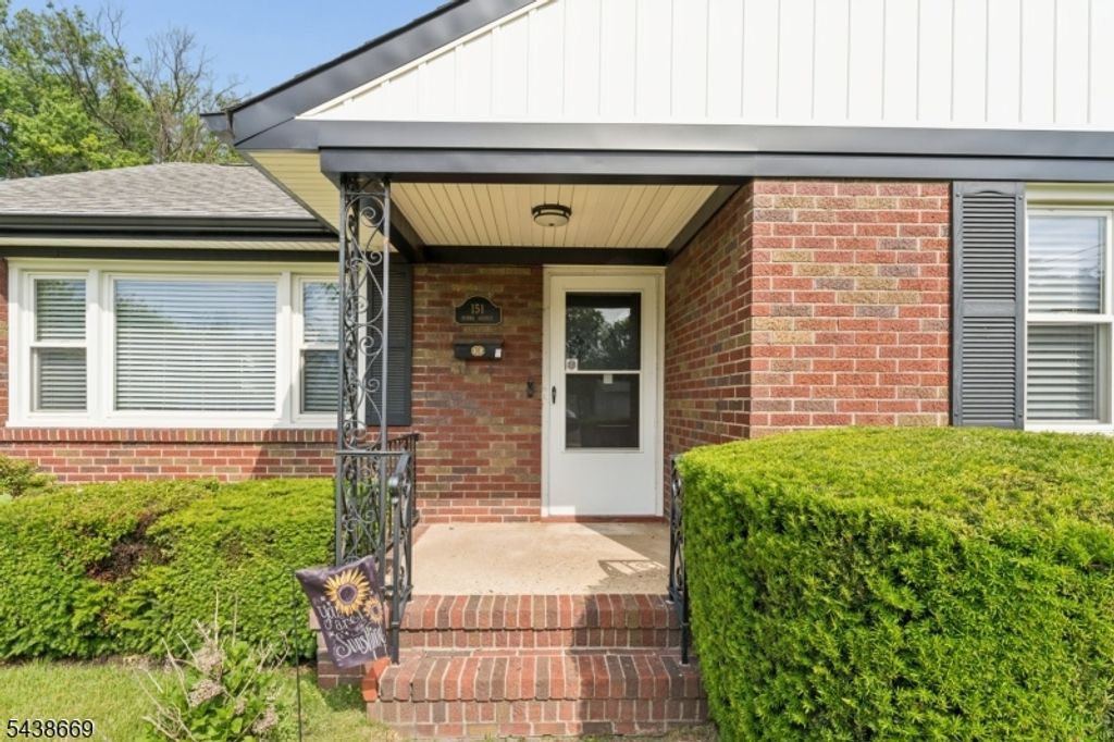 151 Minna Ave, Woodbridge Twp., NJ 07001