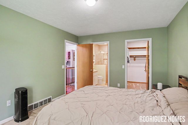 3393 English Hills Drive Nw, City Of Walker, MI 49544