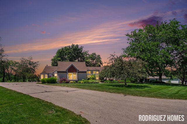 3393 English Hills Drive Nw, City Of Walker, MI 49544