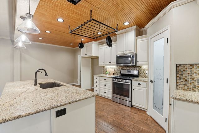 1024 Summit Drive, Justin, TX 76247