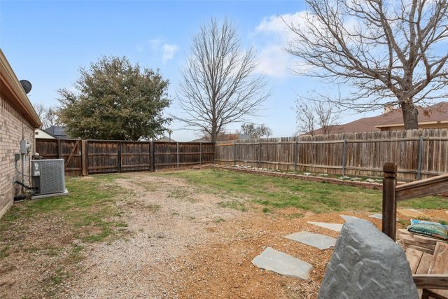 1024 Summit Drive, Justin, TX 76247