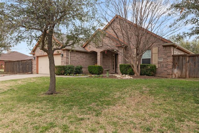 1024 Summit Drive, Justin, TX 76247