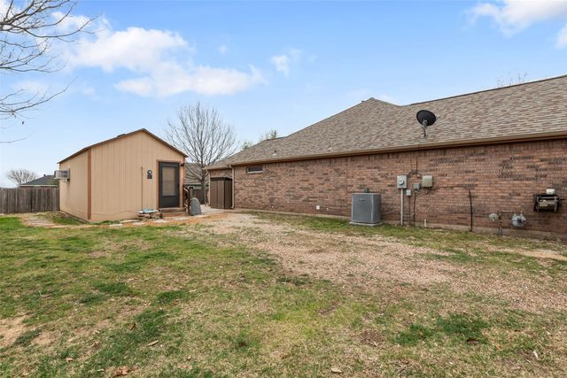 1024 Summit Drive, Justin, TX 76247