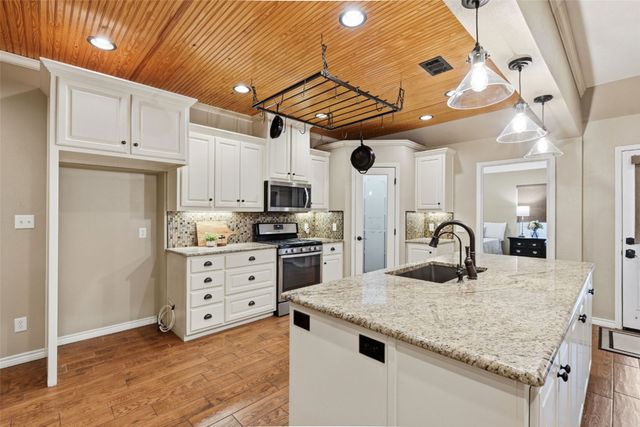 1024 Summit Drive, Justin, TX 76247