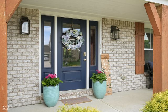 692 Ridge Gate Drive, Brownsburg, IN 46112