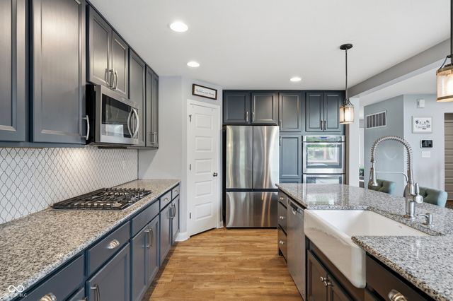 692 Ridge Gate Drive, Brownsburg, IN 46112