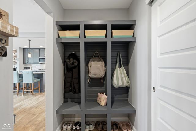 692 Ridge Gate Drive, Brownsburg, IN 46112