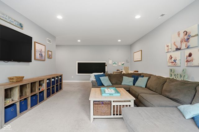 692 Ridge Gate Drive, Brownsburg, IN 46112
