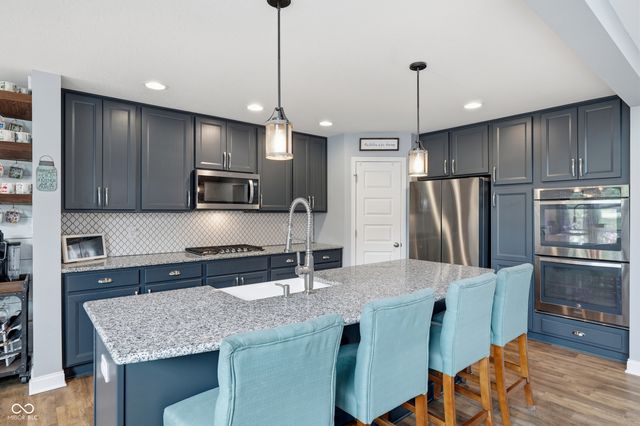 692 Ridge Gate Drive, Brownsburg, IN 46112