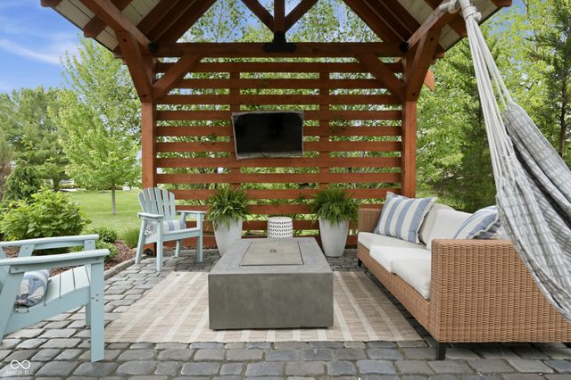 692 Ridge Gate Drive, Brownsburg, IN 46112